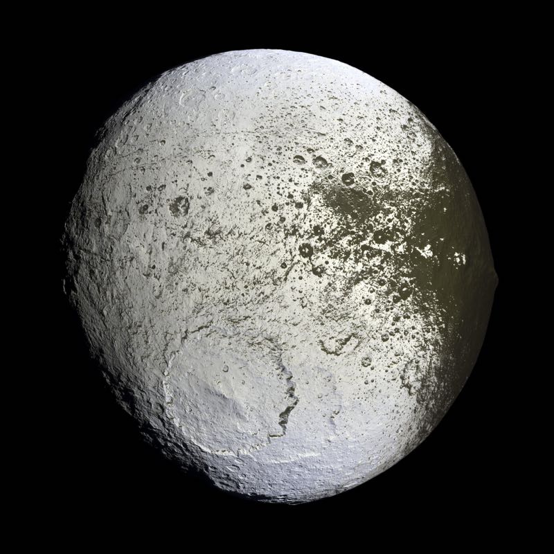 Saturns Moon Lapetus