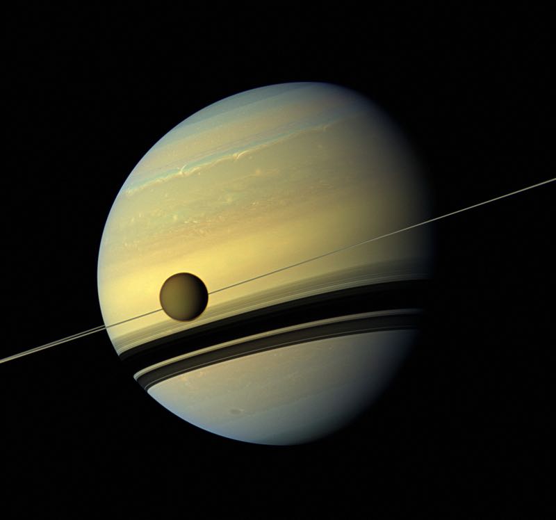Titán y Saturno