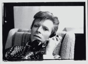 Bowie am Telefon