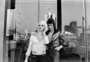 Bowie et Cyrinda Foxe